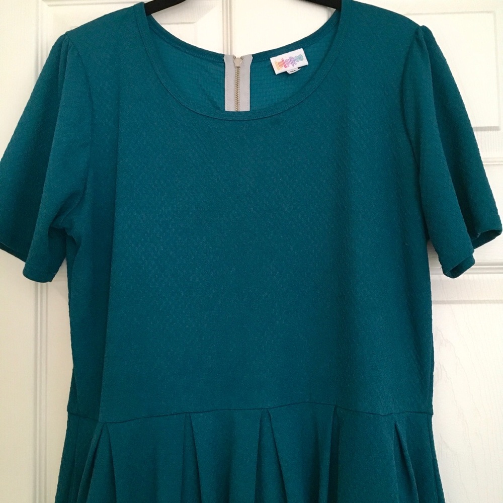 XL LuLaRoe teal Amelia - please read description!